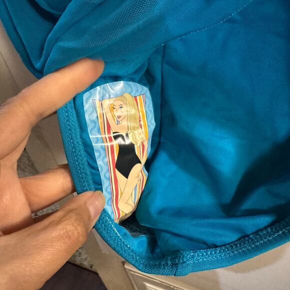 NWT SPANX Sultry Sweetheart One Piece
Swimsuit Aquamarine Blue Ruched Size 6 - Picture 3 of 12